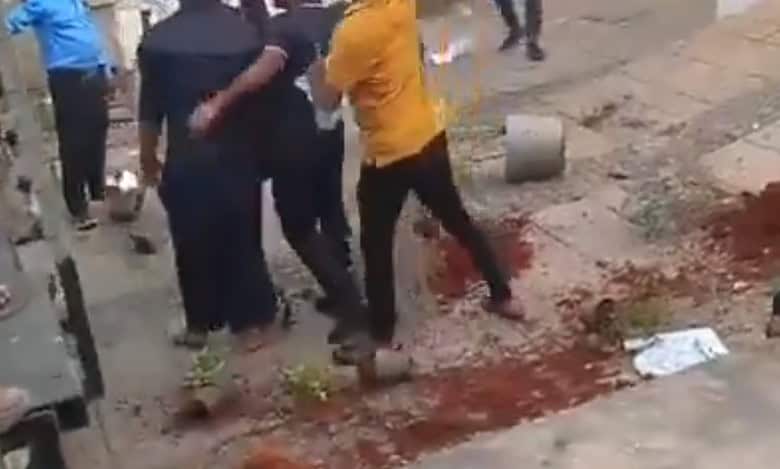 Allu Arjun’s residence attacked with tomatoes