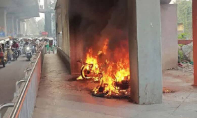 Fire breaks out near Malakpet metro station in Hyderabad