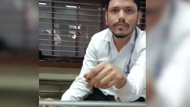 Video: Angry Kannadiga demands Kannada to be spoken at Rly counter