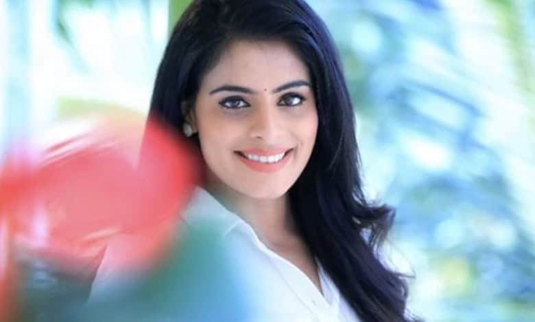 Kannada TV actress Shobhita found hanging at her Gachibowli residence on Sunday.