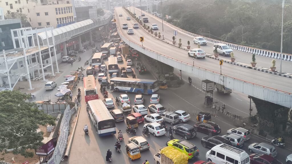 Traffic woes in Hyderabad surge due to Mehdipatnam-Tolichowki stretch works
