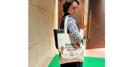 Congress MPs show solidarity with Bangladeshi minorities wearing handbags