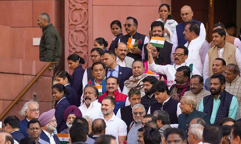 Opposition MPs greet BJP with rose, tricolor; urge govt to run Parliament