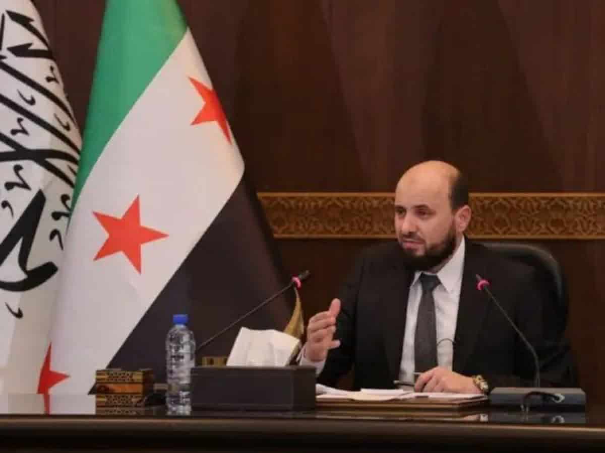 Syrian transitional govt talks with ousted officials to transfer power