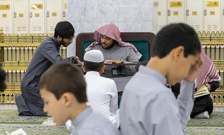 Over 60,000 students attend Quran sessions daily at Prophet’s Mosque