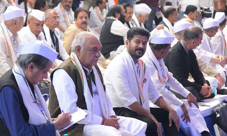 Telangana CM, dy CM & TPCC chief attend CWC meet in Belagavi