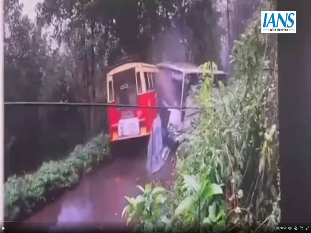 Two buses collide in Kerala, 35 passengers injured