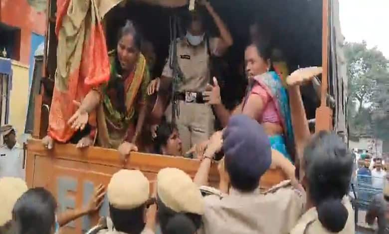 Video: Telangana ASHA workers detained amid protest in Hyderabad