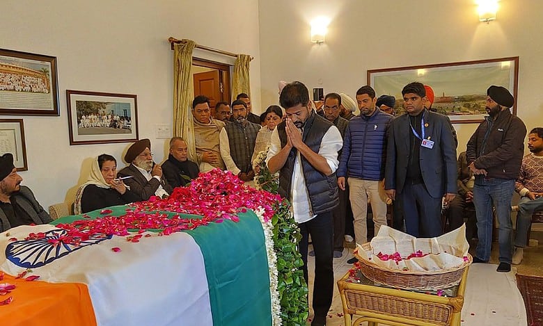 Telangana CM Revanth Reddy pays respect to Manmohan singh