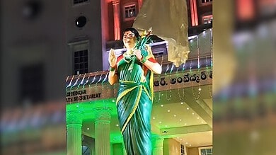 Telangana Thalli statue unveiled at Secretariat