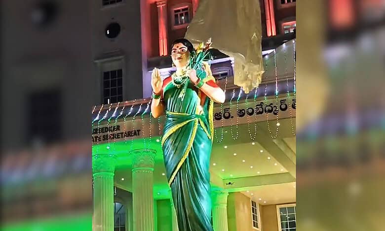 Telangana Thalli statue unveiled at Secretariat