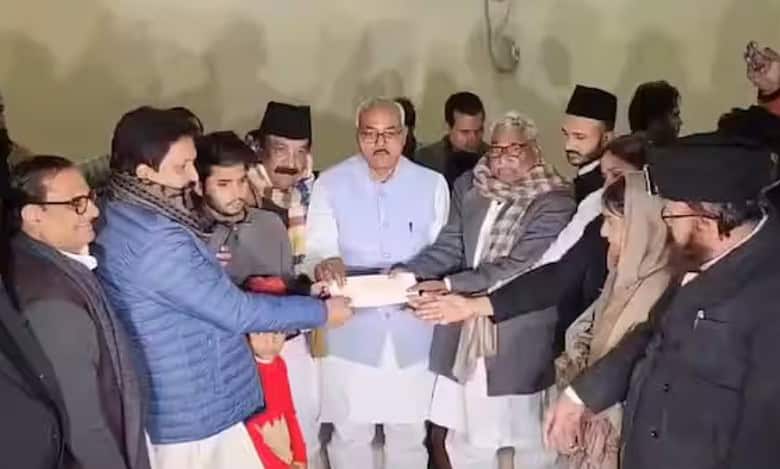 SP gives Rs 5 lakh compensation to families of Sambhal violence victims