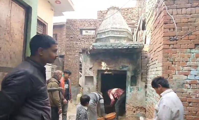 Abanadoned temple reopened in Aligarh, purification ceremony held