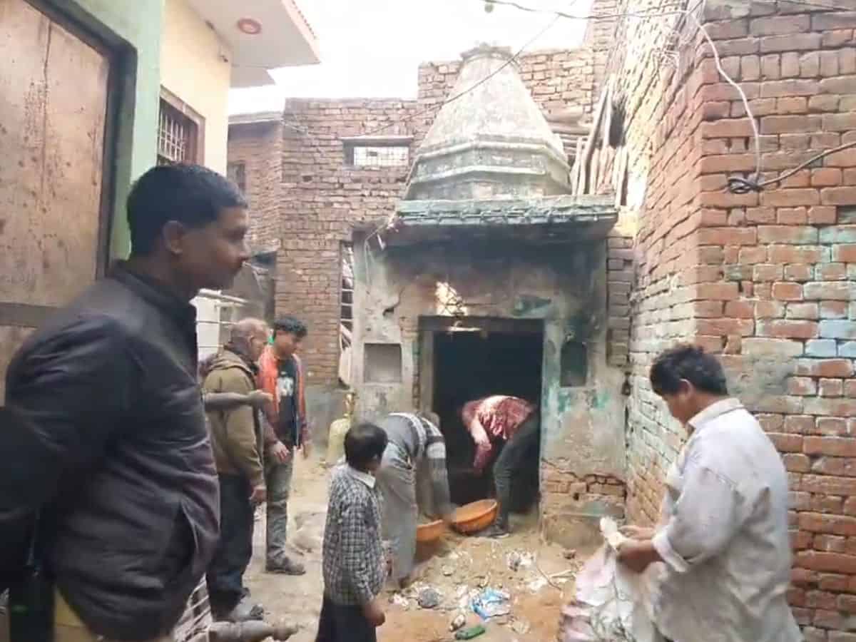 Abanadoned temple reopened in Aligarh, purification ceremony held