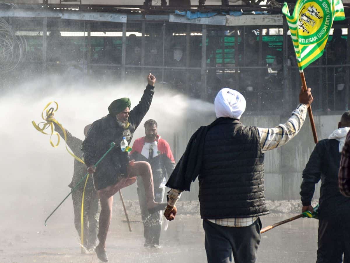 'Delhi Chalo' march: Tear gas, water cannon used against farmers
