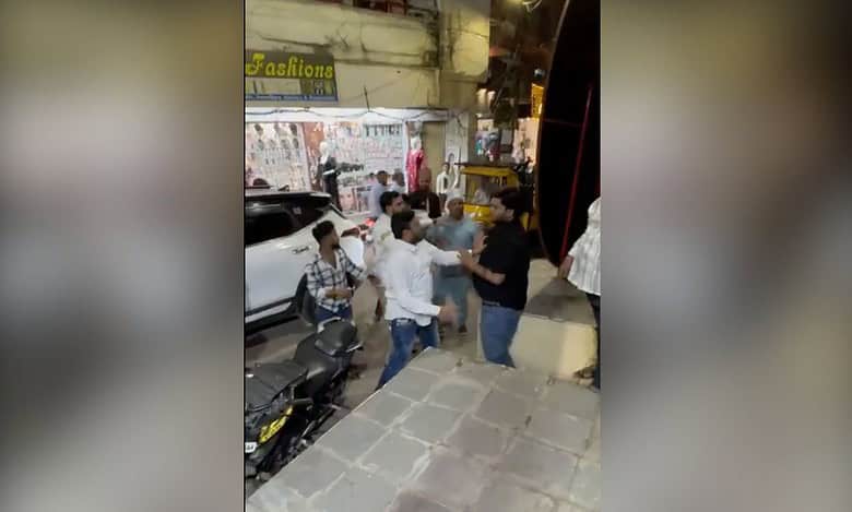 BJP, AIMIM workers quarrel over petty parking issue.