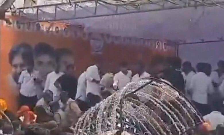 Overcrowded stage moments before collapsing in Kakinada