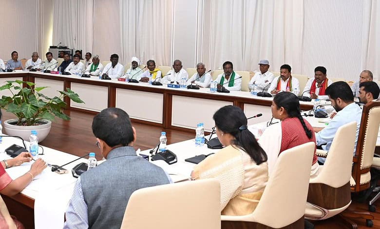CM directs to withdraw cases against tribals in Telangana