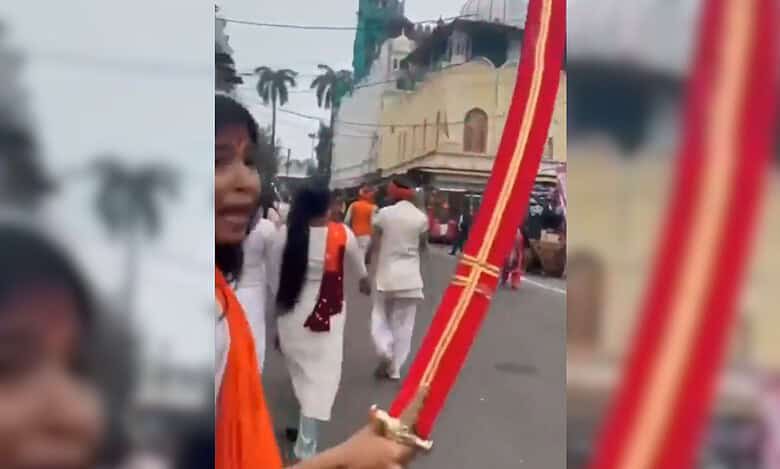 MP: All-women Hindutva outfits chant communal slogans in front of mosque