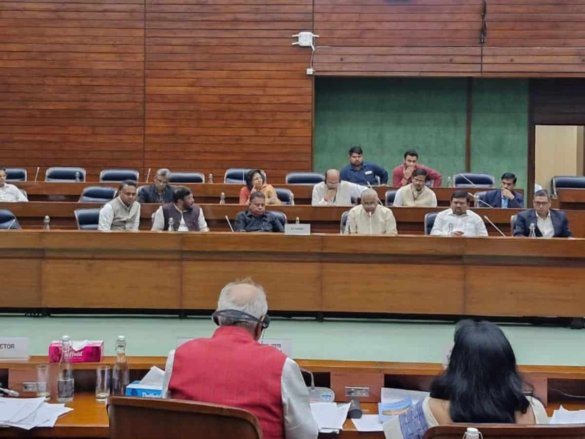 Asaduddin Owaisi, 9 MPs suspended for disrupting Waqf Amedment Bill JPC meet