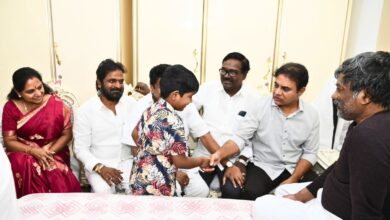 KTR, Kavitha visit Secbad MLA Padma Rao, recovering heart attack