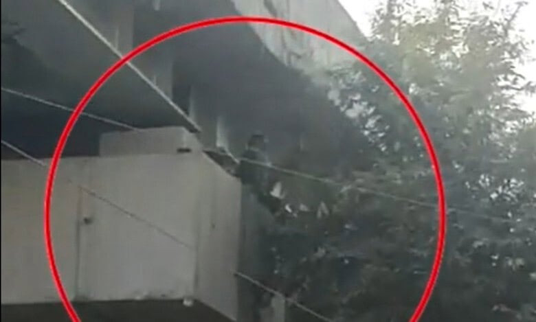 Man jumps off flyover in Hyderabad's Amberpet after stealing