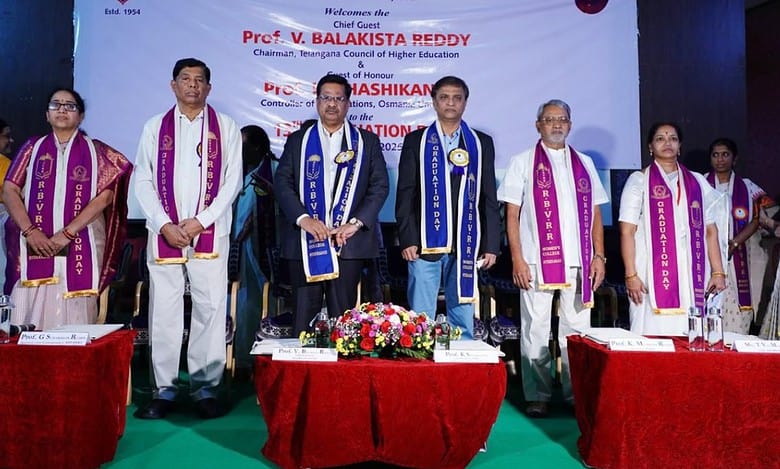 Eminent members of the college and management grace the occasion along with Chief Guest, Prof. V Balakista Reddy, Chairman of Telangana Council of Higher Education (TGCHE) and Guest-of-Honour, Prof. K Shashikanth, Controller of Examinations, Osmania University