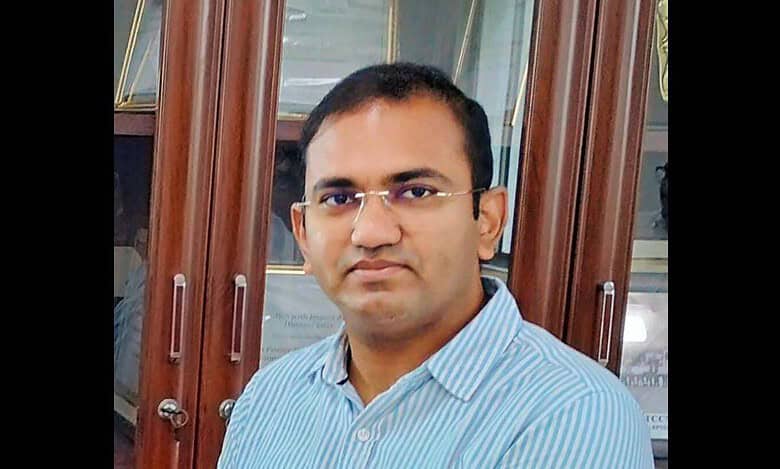'Be safe while flying kites,' TGSPDCL cautions for safe Sankranti in Telangana