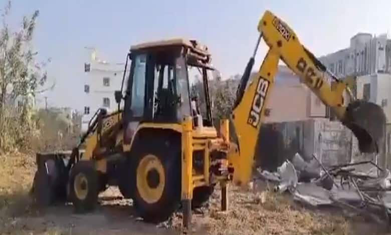 HYDRAA demolishes makeshift shelters in Hyderabad's Patancheru