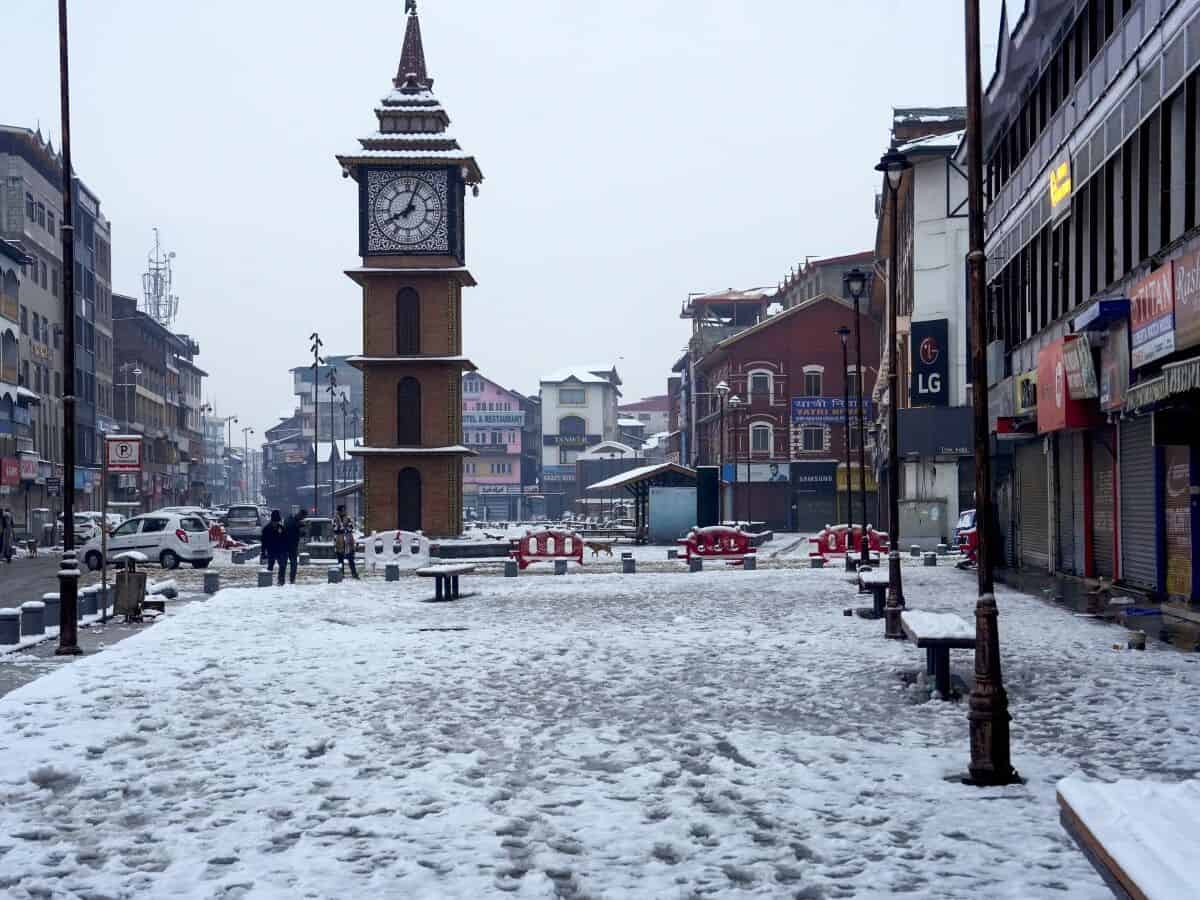 Snowfall in Srinagar