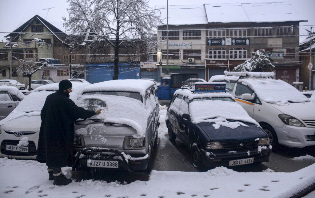 Snowfall in Srinagar