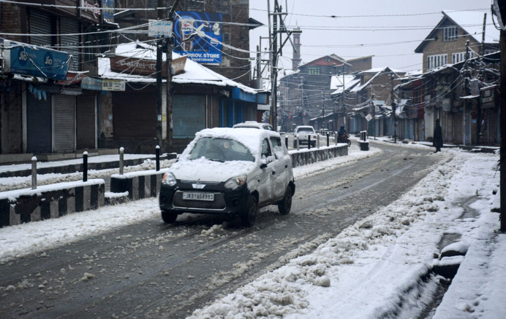 Snowfall in Srinagar