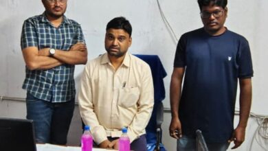Telangana: Metpalli sub-registrar, associates caught by Telangana ACB