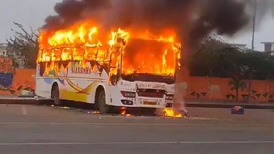 Telangana bus travelling to Maha Kumbh catches fire, one dead