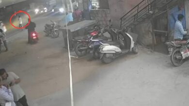 Telangana: Man dies by suicide by coming under lorry in Medchal