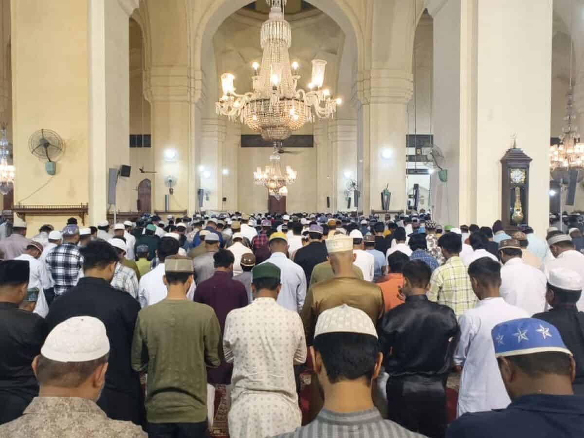 Namaz offered at Hyderabad's Makkah Masjid on occasion of Shab-e-Meraj