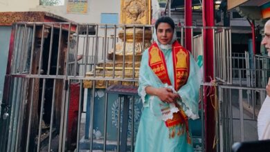 Priyanka seeks divine blessings early morning in Hyderabad temple