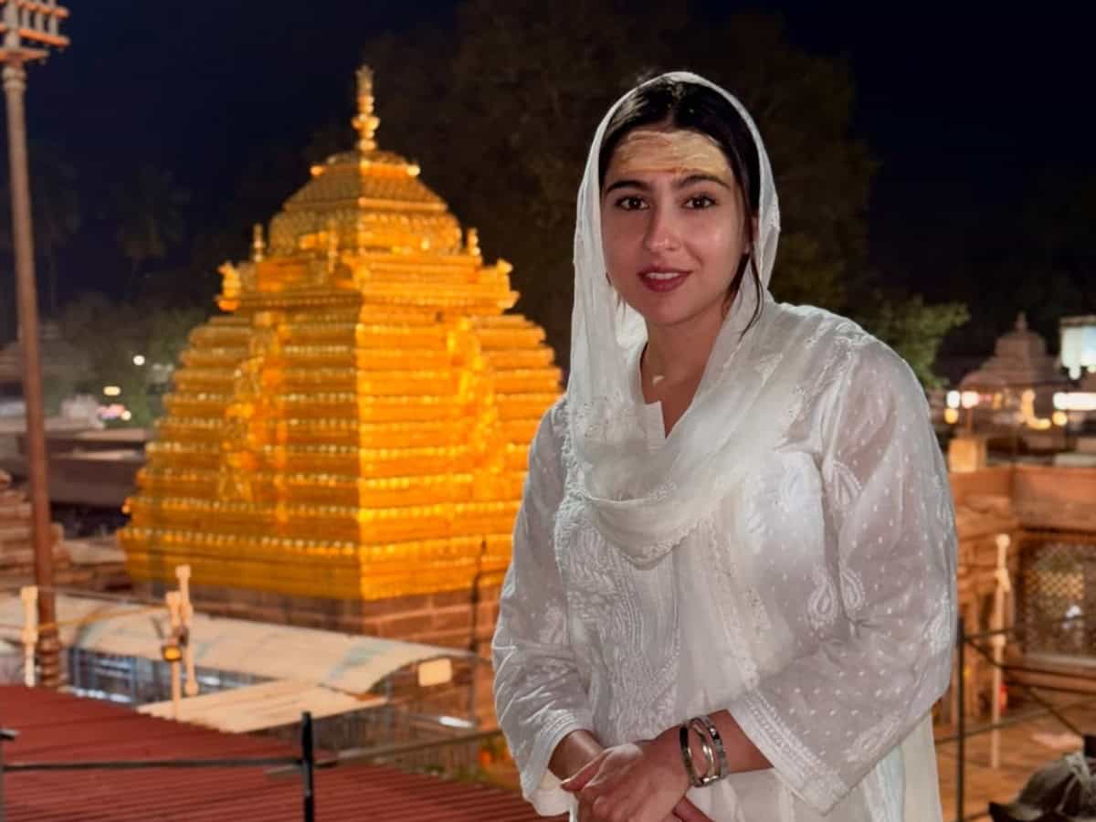 Sara Ali Khan visits Sri Mallikarjuna Swamy temple