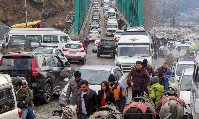 Fresh snowfall in Manali