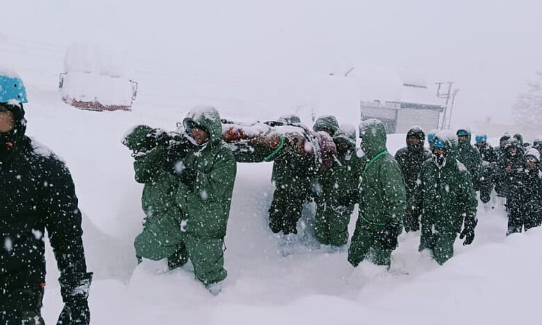 41 workers trapped in avalanche near Uttarakhand's Badrinath, 16 rescued