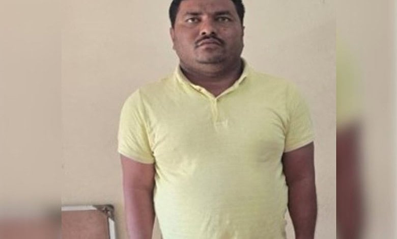 Telangana: Ex-home guard held for duping Hyderabad man