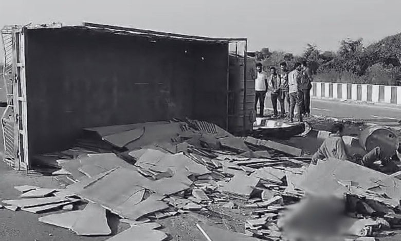 Speeding granite truck overturns in Telangana leaving 2 dead, injuring 8