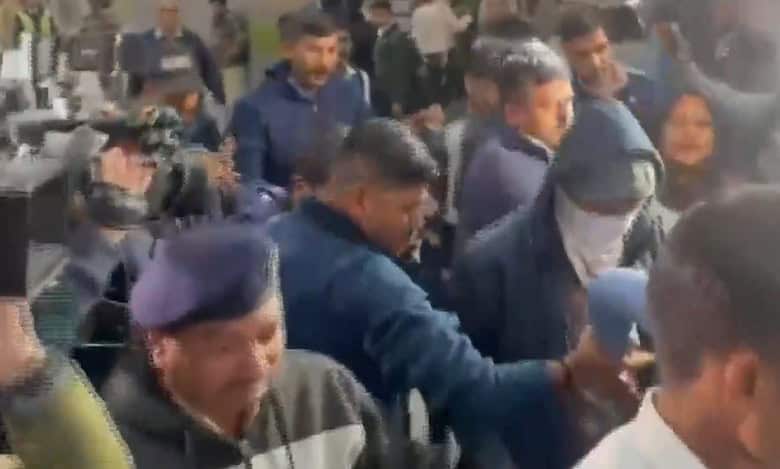 33 Gujarati immigrants, deported from US, land in Ahmedabad