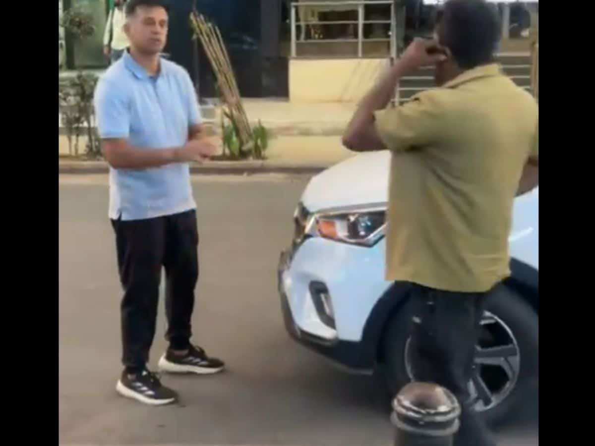 Rahul Dravid with commercial goods vehicle