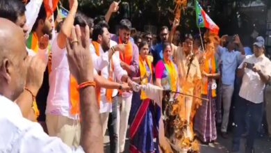 Telangana BJP protest against Sonia Gandhi's remark on Prez
