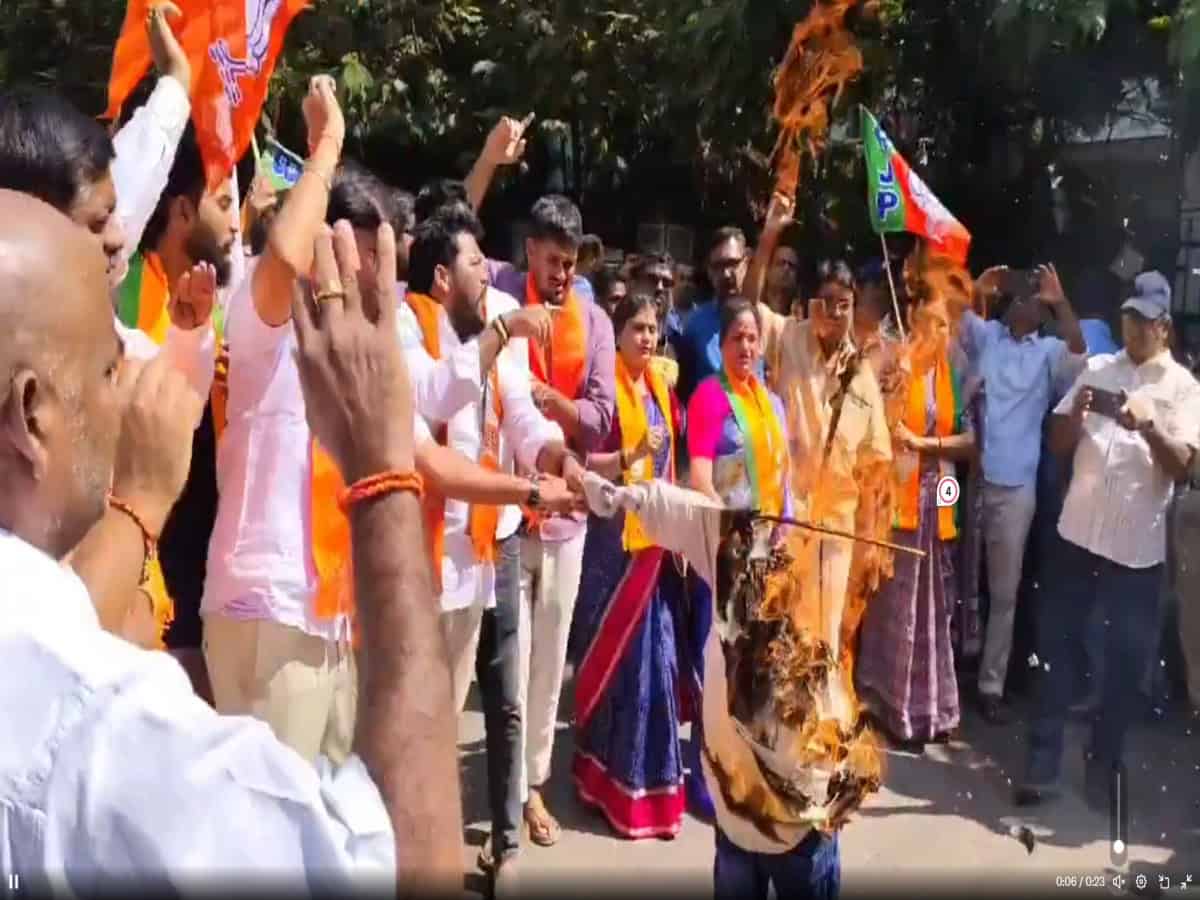 Telangana BJP protest against Sonia Gandhi's remark on Prez