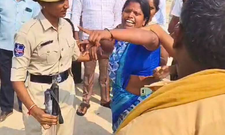 Hyderabad: Shopkeepers resist Saroornagar HUDA complex eviction