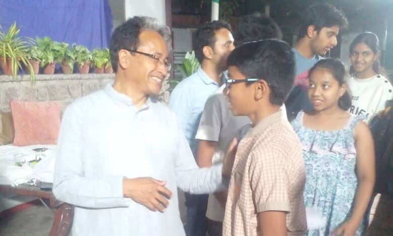 Climate activist Sonam Wangchuk interacts with children during his visit to Hyderabad on Saturday, February 1.