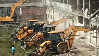 UP govt start bulldozer action on Masjid over land encroachment