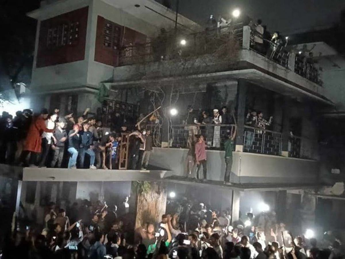 Violent mob vandalised historic home of Bangabandhu Sheikh Mujibur Rahman